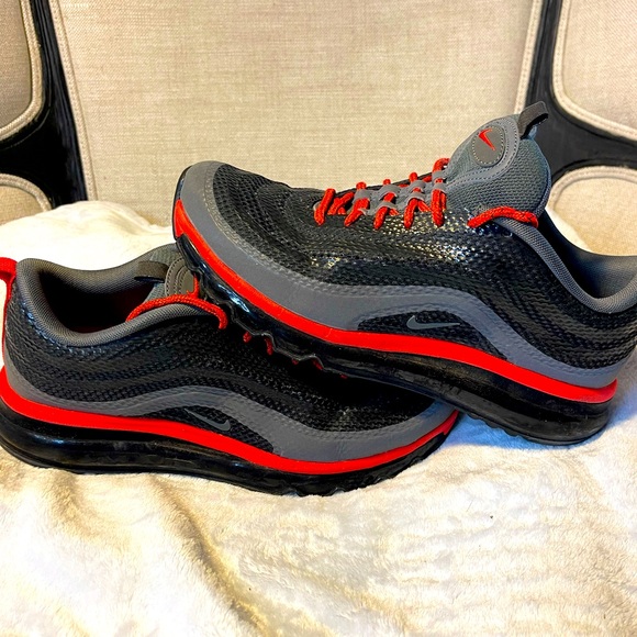 Nike air max - Sz 7 men’s / Sz 8.5 women’s - Picture 1 of 4